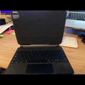 iPad magic keyboard (11 inch)